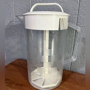 Pampered chef PITCHER